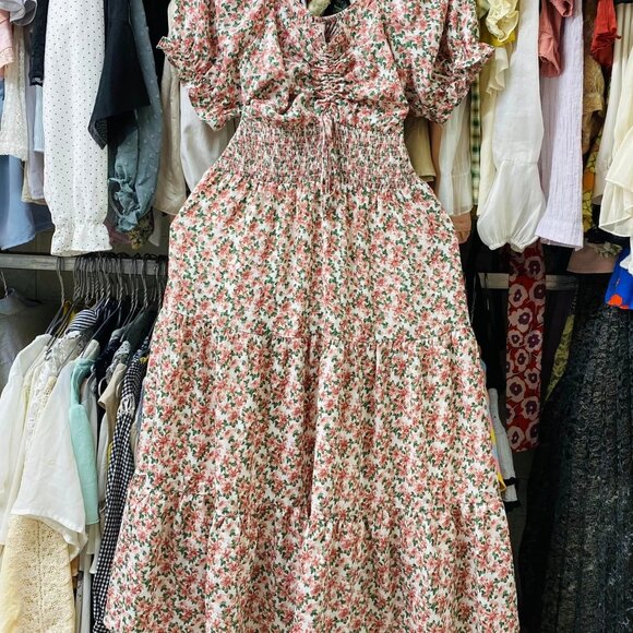 Flower dress - Picture 1 of 3